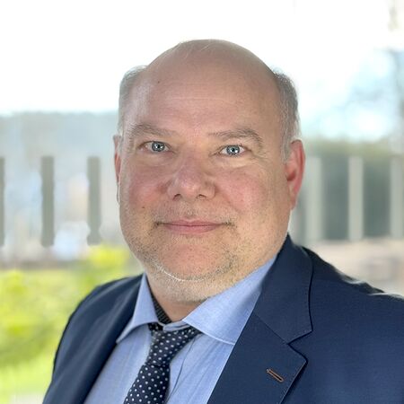 "Prof. Dr. Patrik Buchmüller"