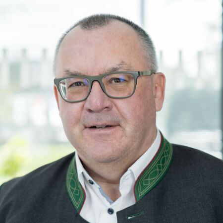 "Prof. Dr. Wolfgang Hirschberger"