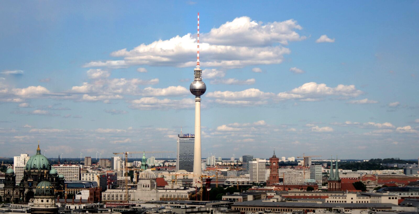 Dekoratives Element Panoramaansicht der Stadt Berlin, zu sehen ist der Fernsehturm