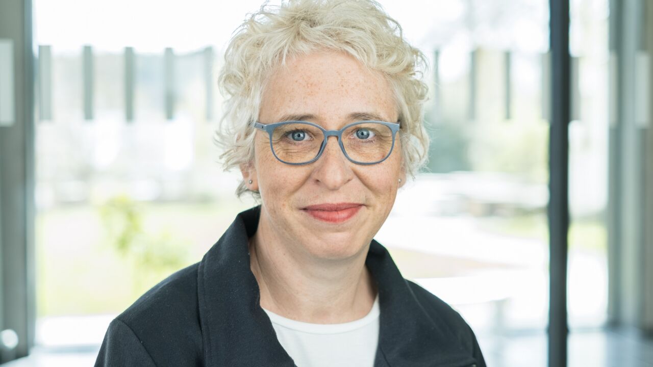 Portrait von Professorin Dr. Rahel Gugel